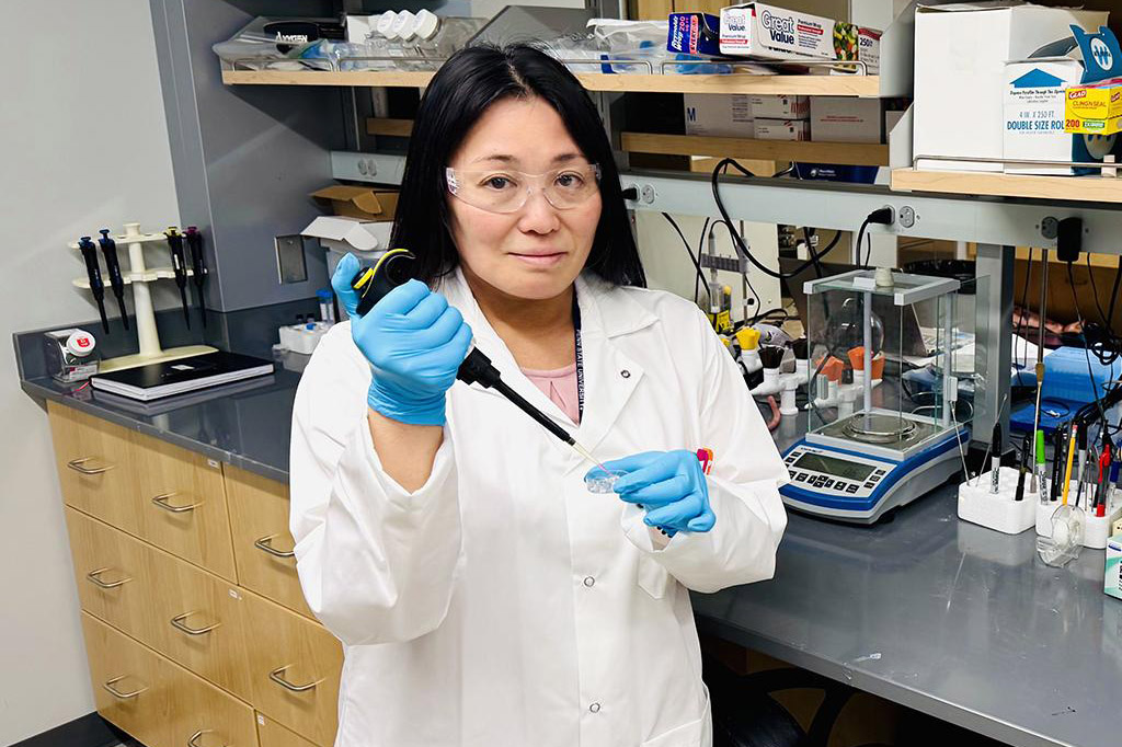 Urara Hasegawa in lab
